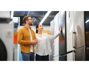 What to Look for When Buying a Display Fridge for Your Café? 