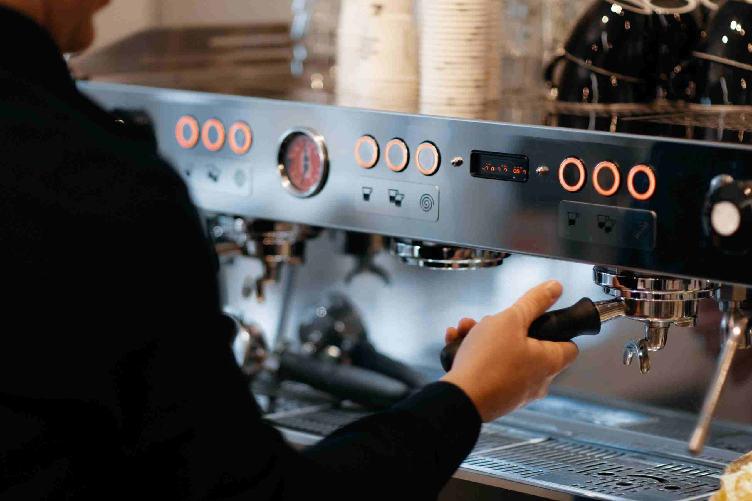 How to Choose the Right Commercial Espresso Machine for Your Café? 