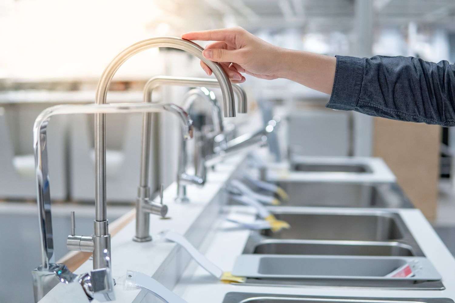 What are Some Key Features to Look for in Commercial Mounted Faucets? 