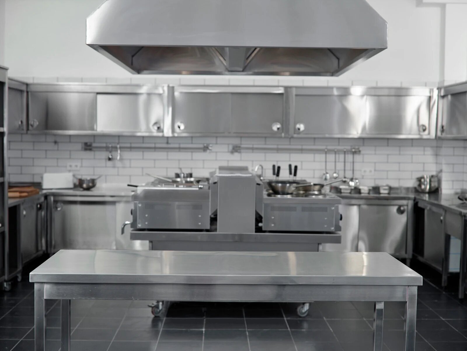 Top Stainless Steel Benches: Your Commercial Guide