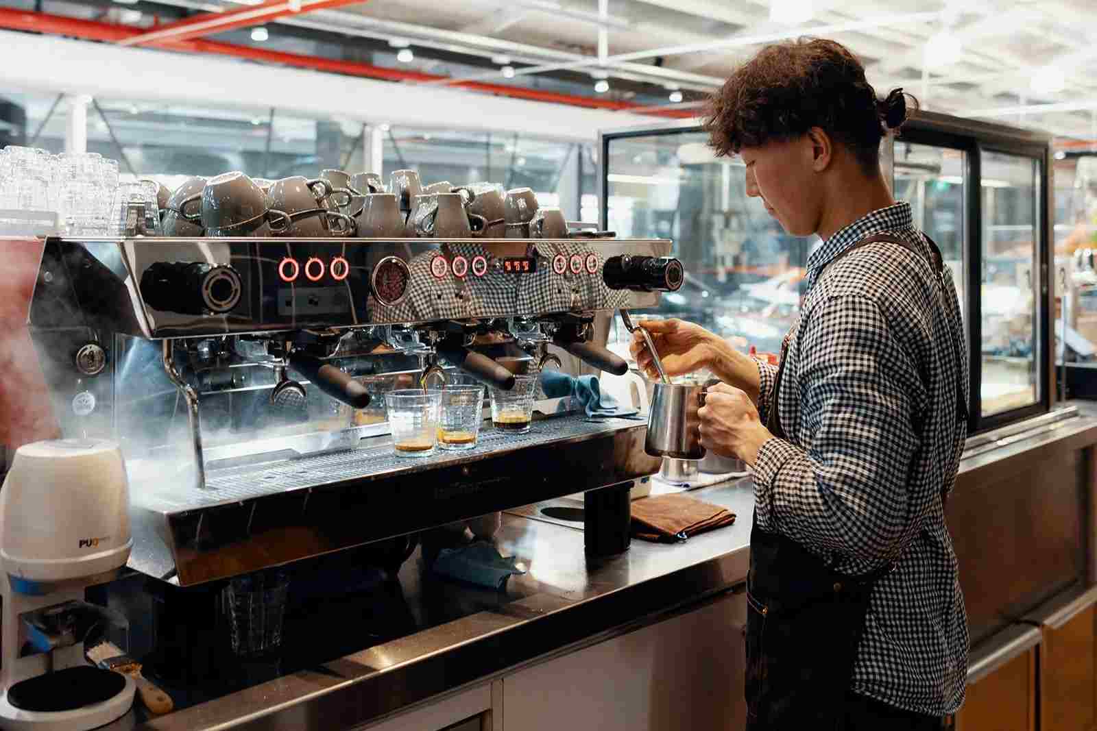 Why Does Every Cafe Need a High-Quality Espresso Machine? 