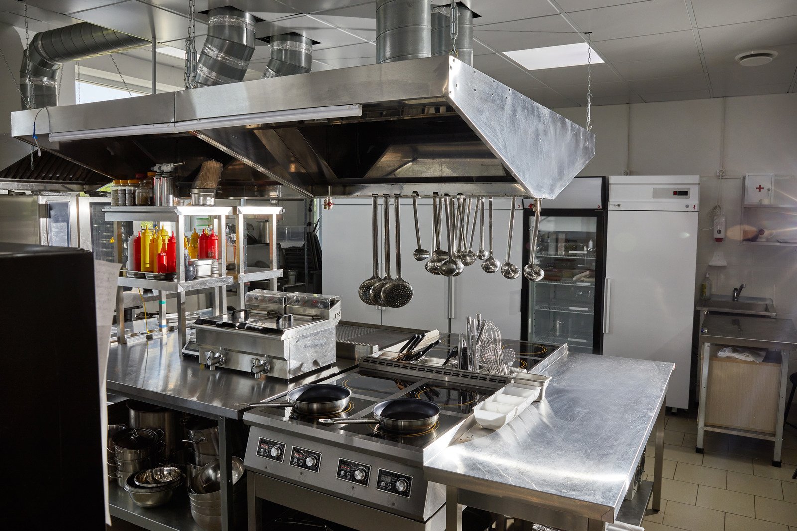 Online Restaurant Equipment Buying: Tips & Best Practices