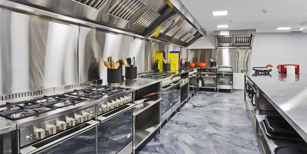 How to Choose the Right Commercial Range for Your Restaurant? 