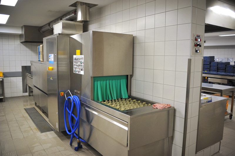 Dishwasher Decoded: Exploring Commercial Types & Features