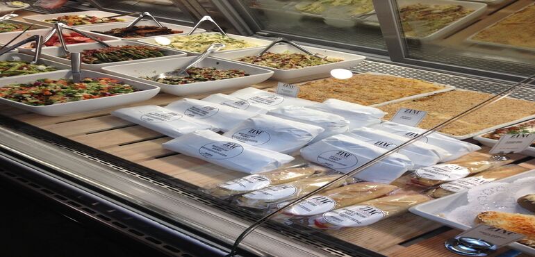 Steps to Choose the Perfect Deli Display for Your Sydney Business 