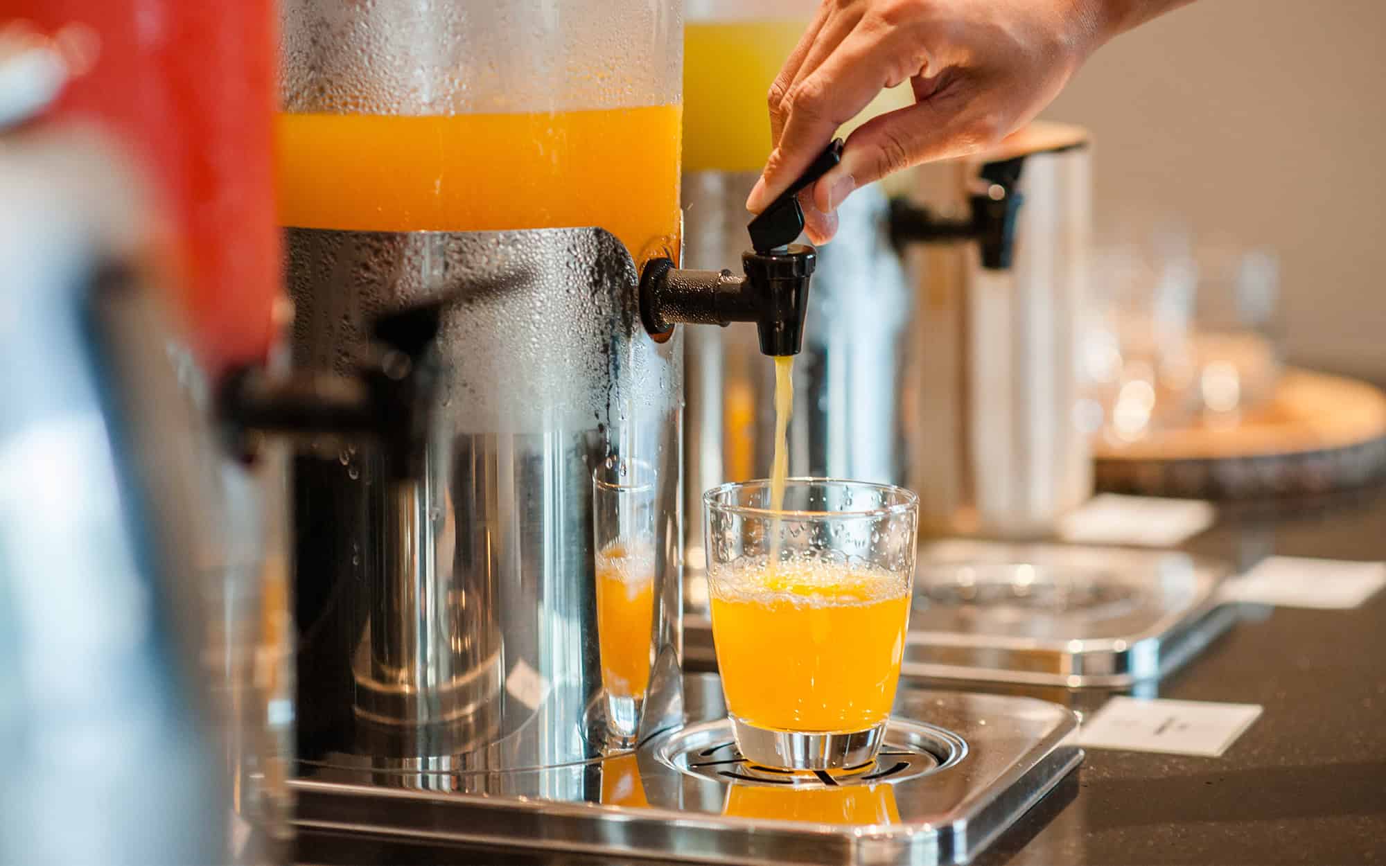 How Juice Dispenser Machines Can Supercharge Your Hospitality Breakfast Sales? 