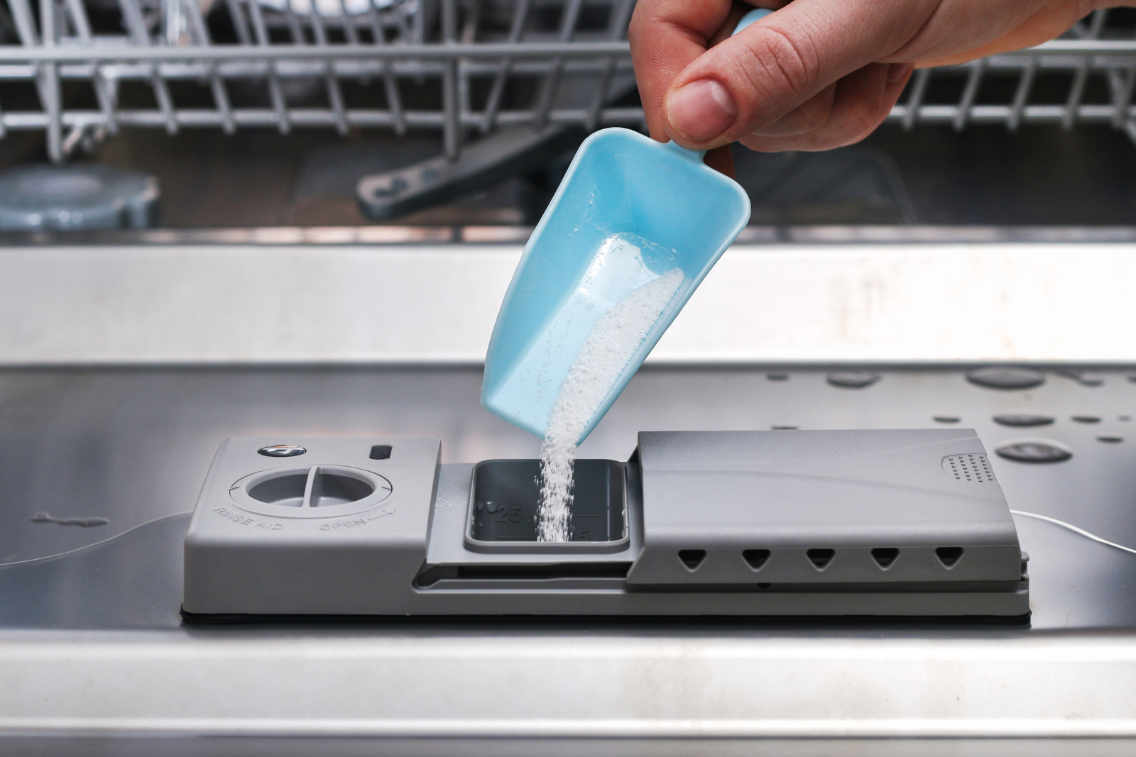 putting powder in dishwasher